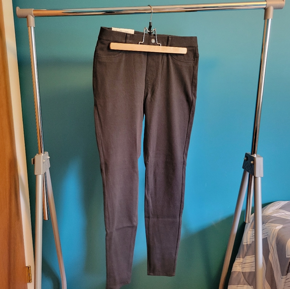 Uniqlo Black Pinstripe Leggings Pants